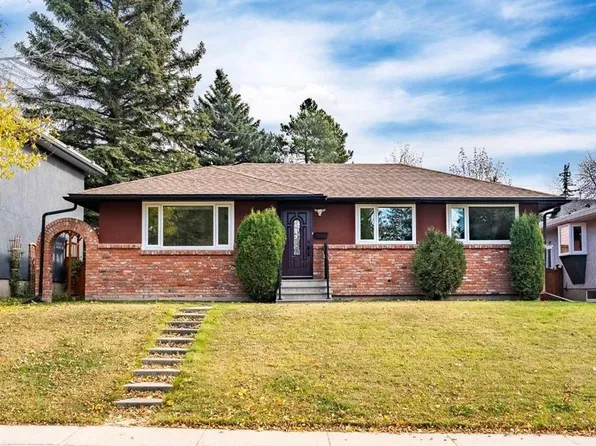 4824 SW Claret St NW, Calgary, AB T2L 1C1