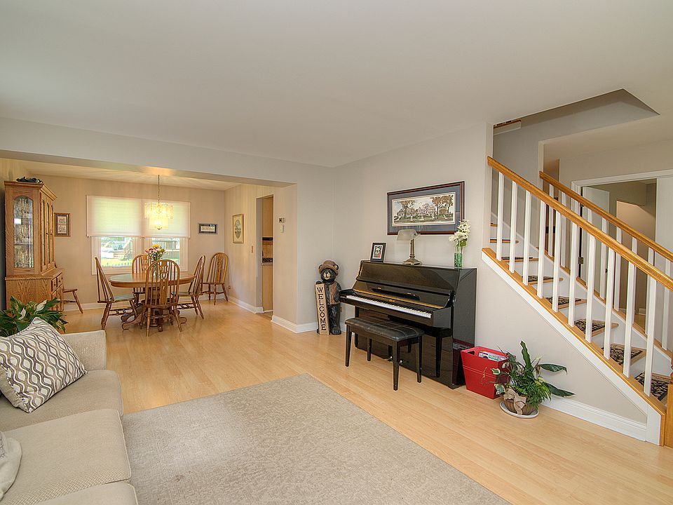 222 Coyote Trl, Cary, IL 60013 Zillow