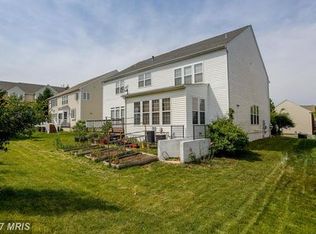 8207 Mistletoe Ln, Lorton, VA 22079