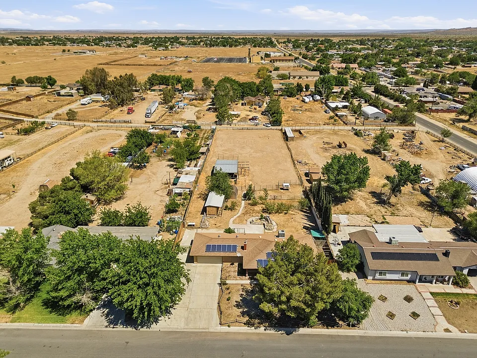 9837 E Avenue R10