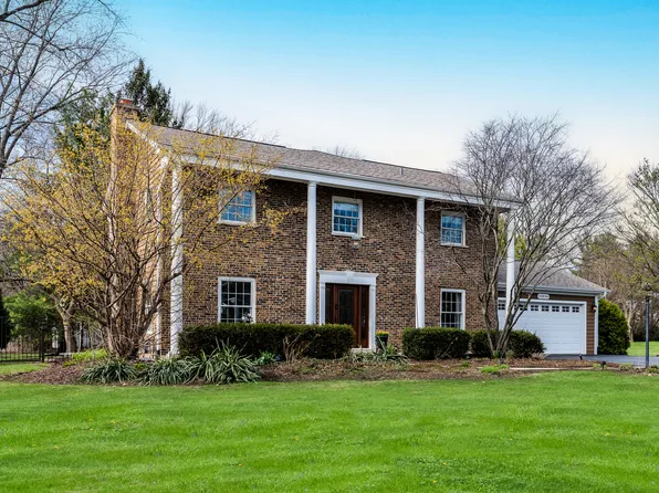26W144 Durfee Rd, Wheaton, IL 60189
