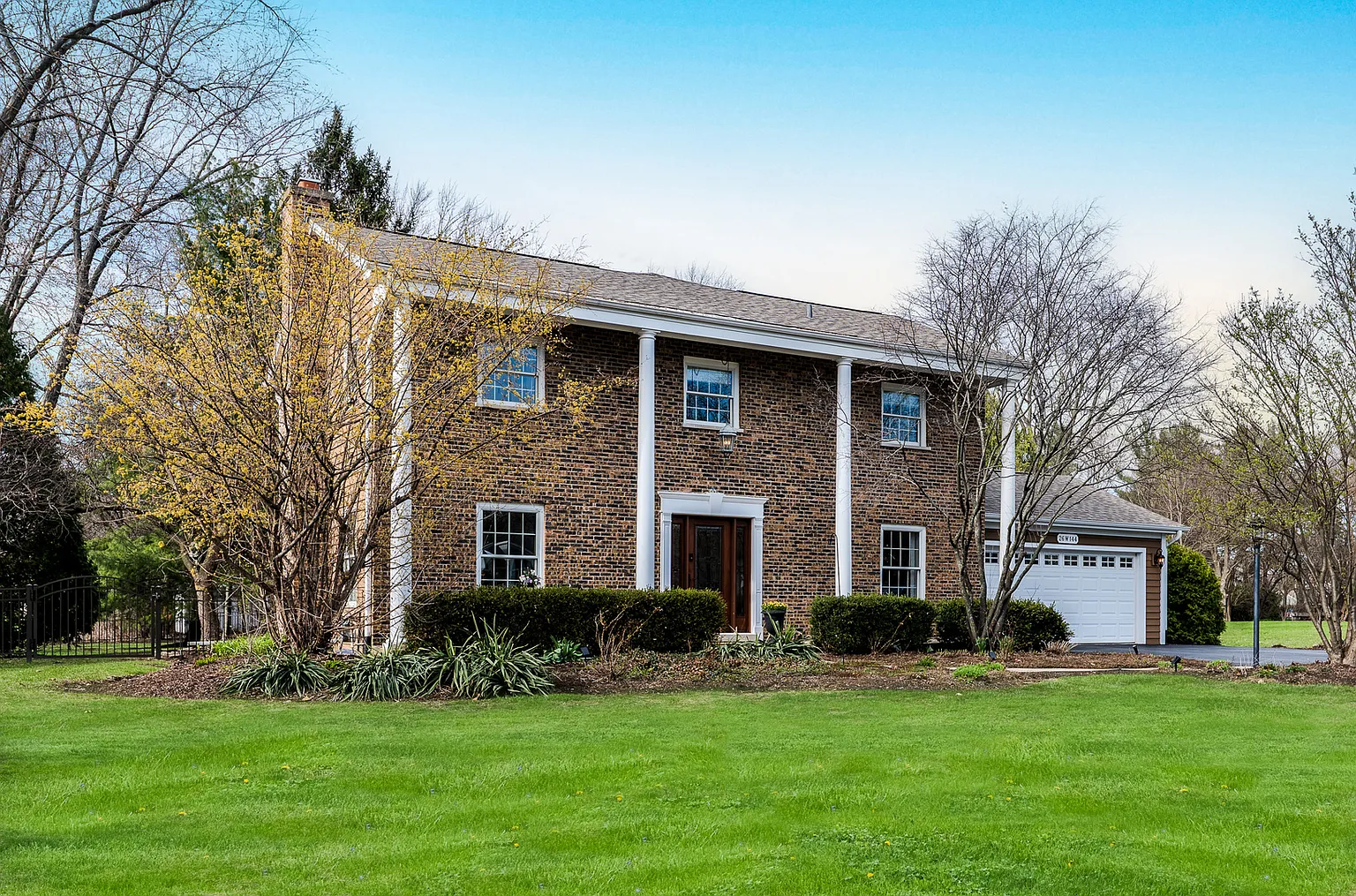 26W144 Durfee Rd photo 1