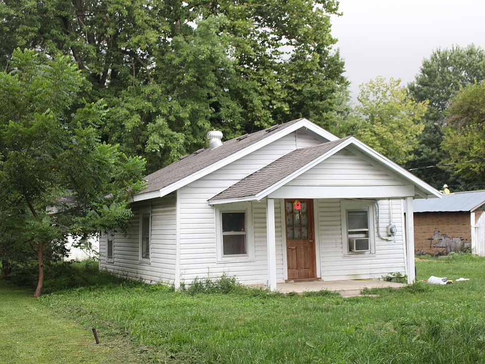 2nd image of 515 N Poplar St