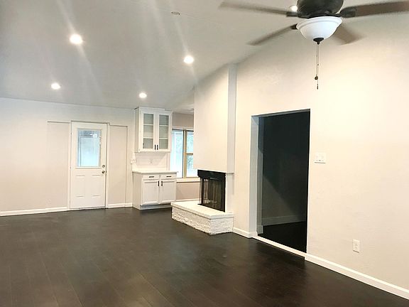 3rd image of 211 Wake Dr