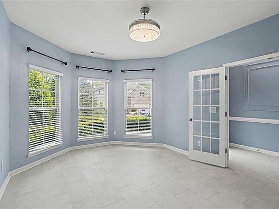 4th image of 6810 Rocking Horse Ln