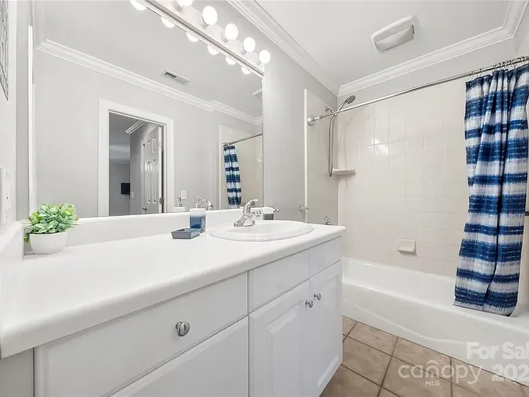 2545 Rea Rd — Photo 25