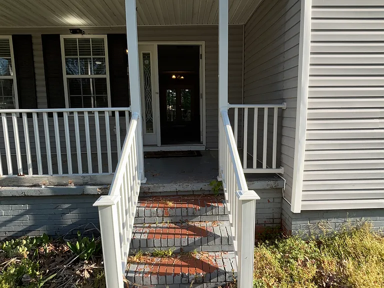 2604 Elkhart St — Photo 3