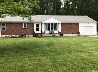 2956 Westwood Dr, Grand Island, NY 14072