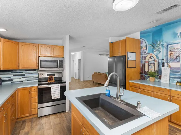 1295 SW Boston Ter, Fort White, FL 32038