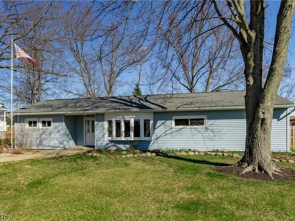 38265 Hurricane Dr, Willoughby, OH 44094