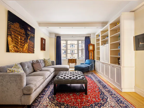 30 5th Avenue image 1 of 9