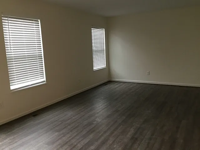 881 Orwell St — Photo 5