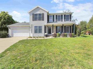 3 Blue Lake Ct, Bloomington, IL 61704