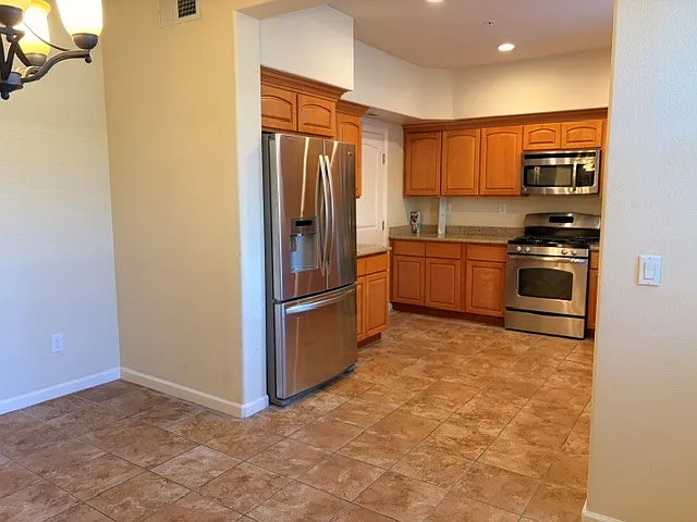 165 Stonegate Cir #B — Photo 6