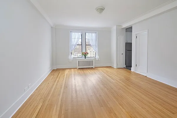 Rented by Brown Harris Stevens | media 27