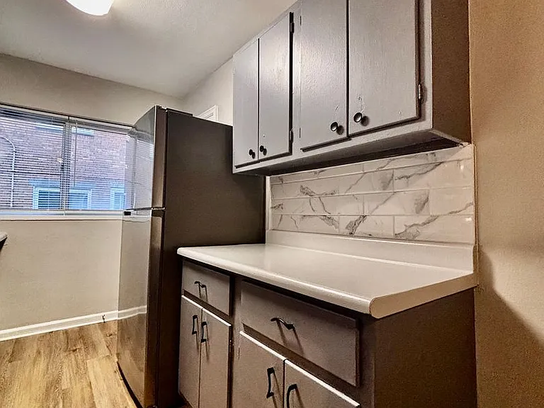 555 Hadley Avenue — Photo 7