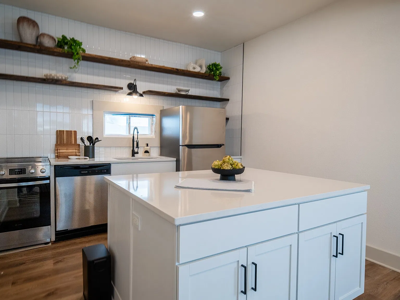 2 bed, 1137 sqft, $2,200 — Photo 4