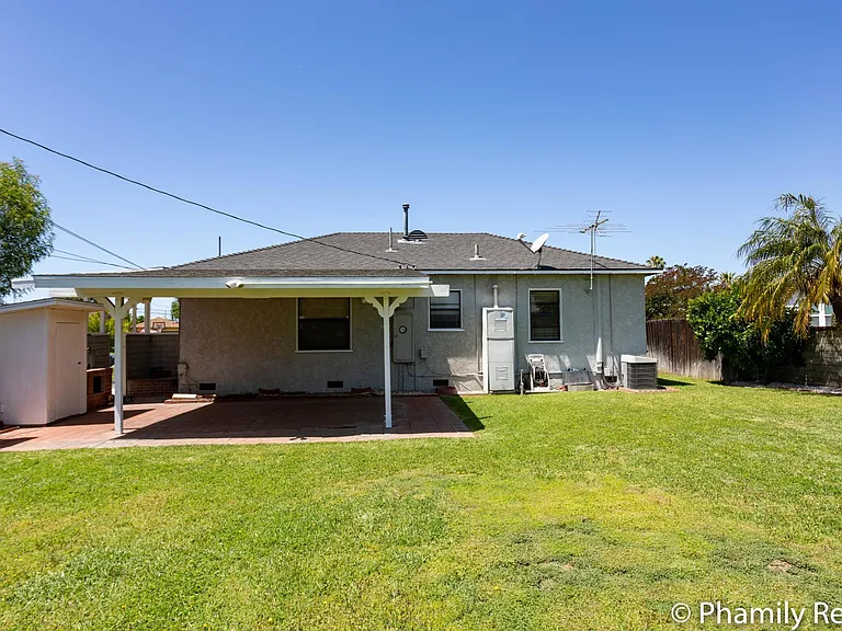 3238 Hempstead Ave — Photo 4