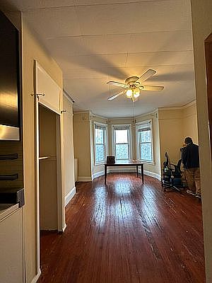 1st image of 3421 34th St Floor 1