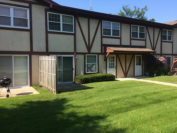 2nd image of 1005 Greenwood Cir #1005