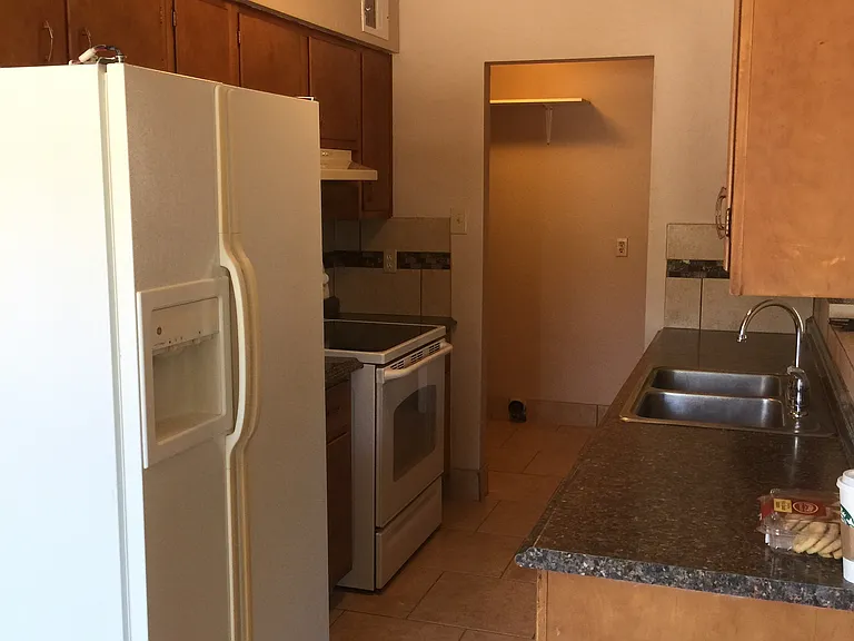 1003 McKinley Ave — Photo 3