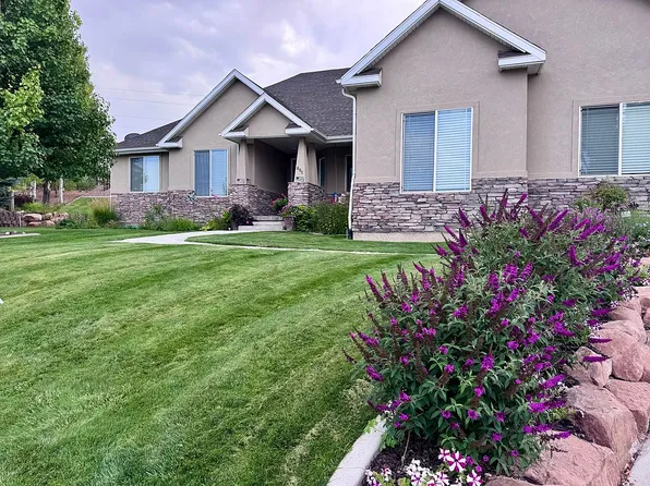 885 Canyon View Dr, Roosevelt, UT 84066