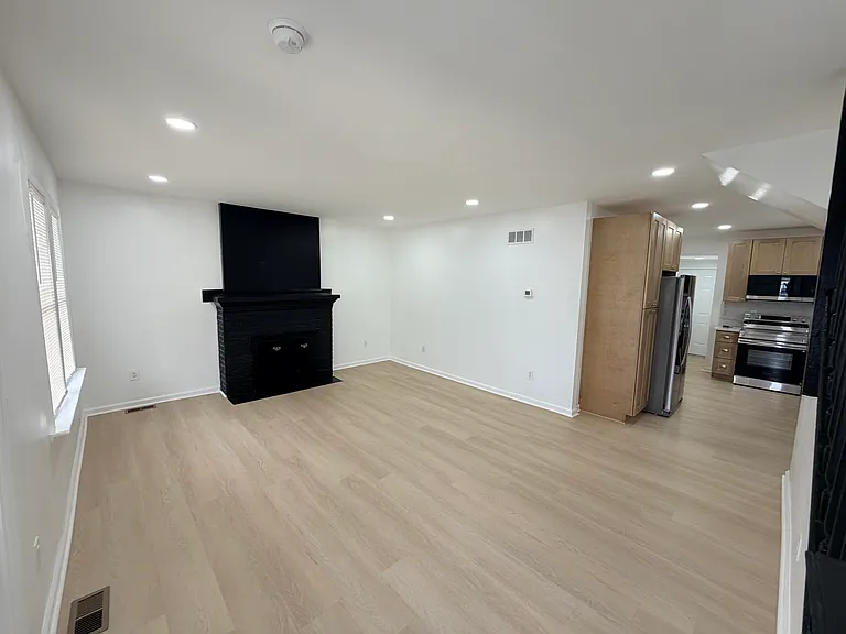 2702 Lancaster Ave — Photo 4