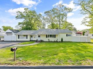 8 Mohawk Rd, Burlington, MA 01803