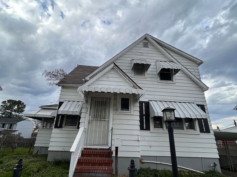 1st image of 222 Detroit Ave