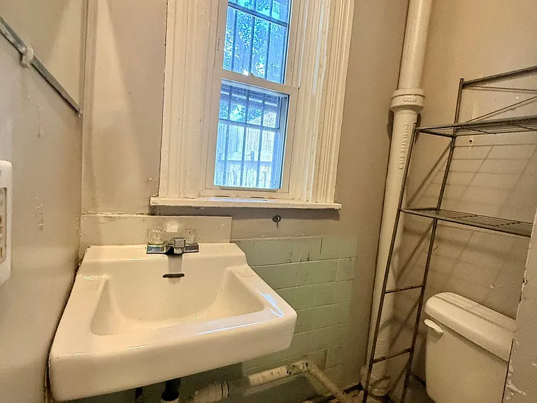 13 Hazel St — Photo 7