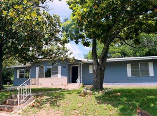 414 W Hackberry St, Fredericksburg, TX 78624