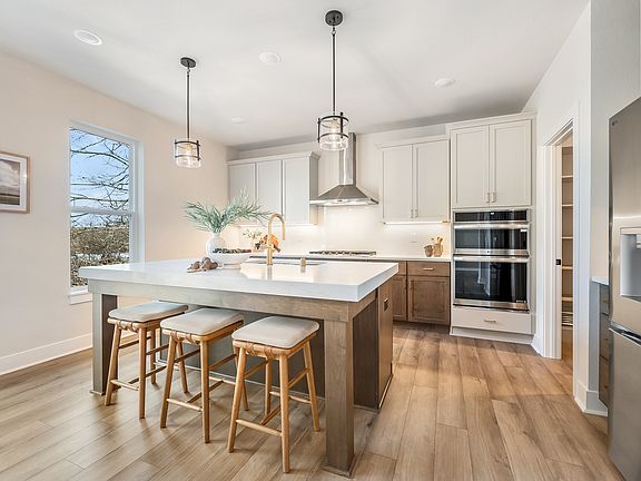 7th image of this home