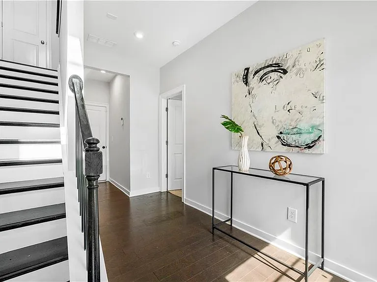552 Ember Ln NW — Photo 3