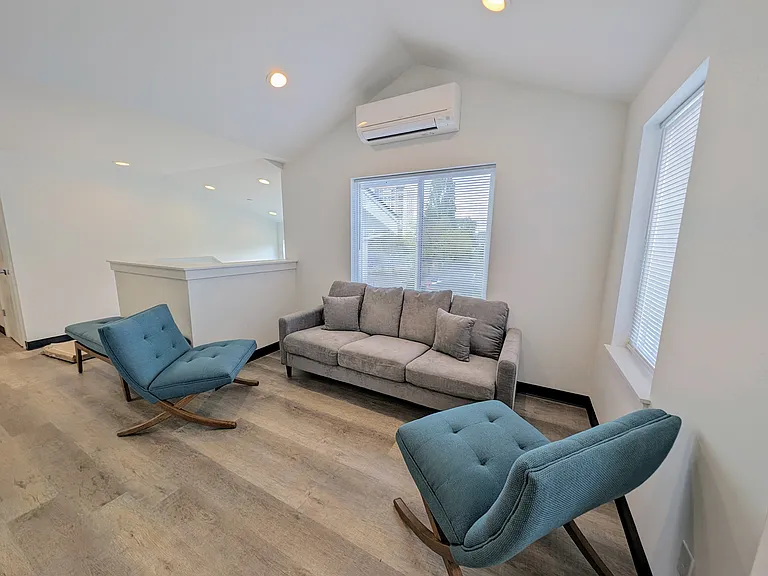 Furnished living room with Air Conditioning