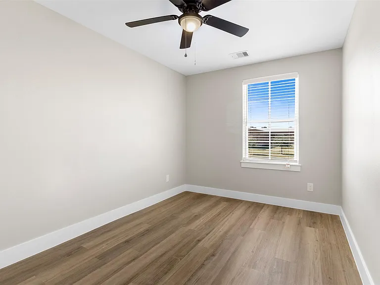 3150 B N Cleveland St — Photo 13