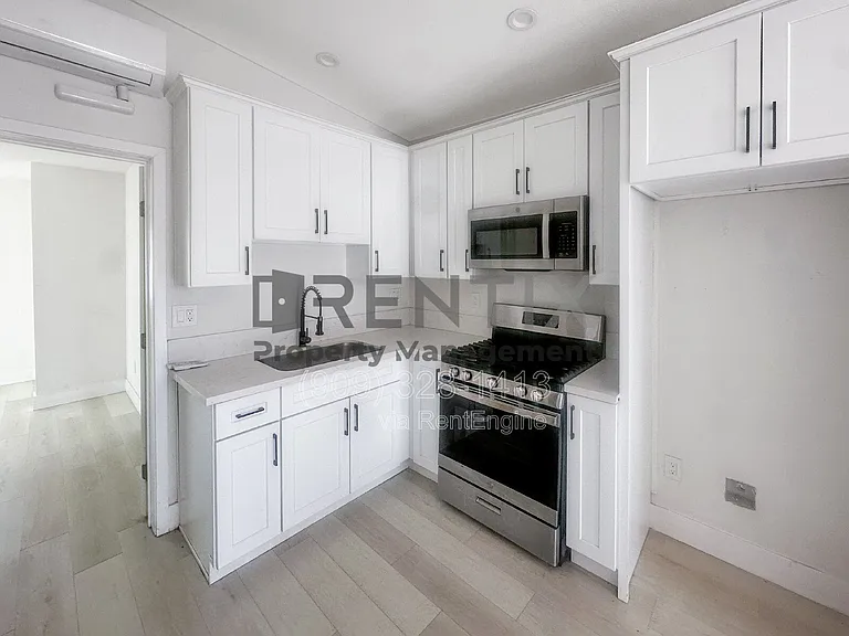 787 N Reservoir St — Photo 4