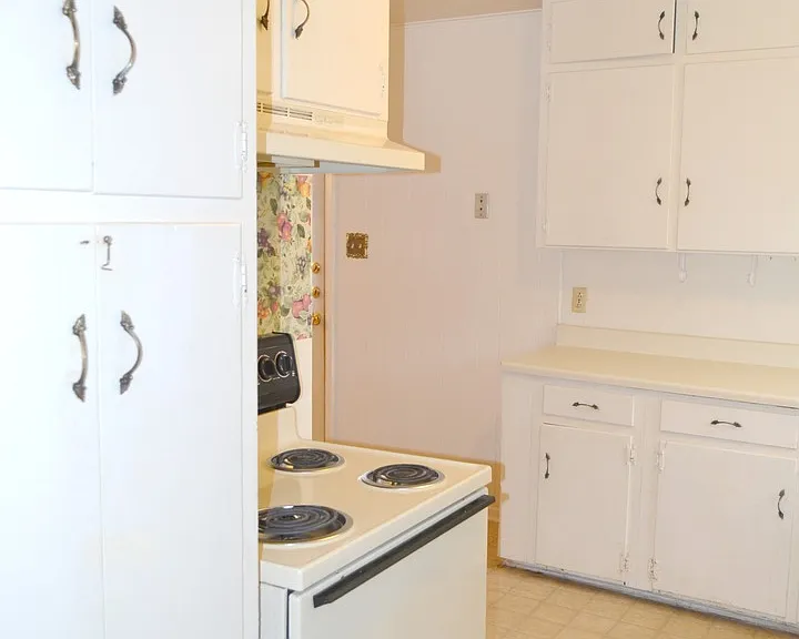1323 Gardenia Ave — Photo 3