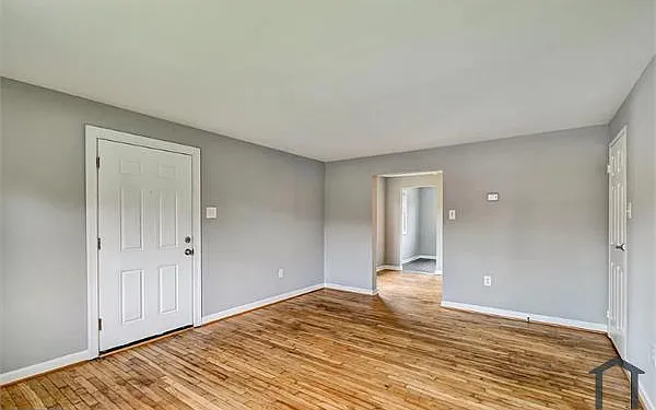 4 bed, 1581 sqft, $2,700 — Photo 2