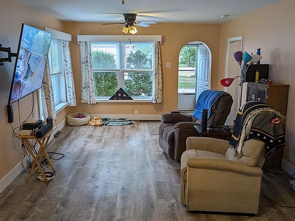 4th image of 608 E Melendy St