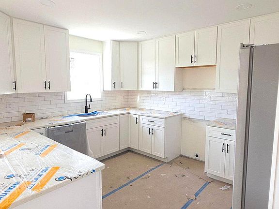 4th image of 16986 Oak Rd
