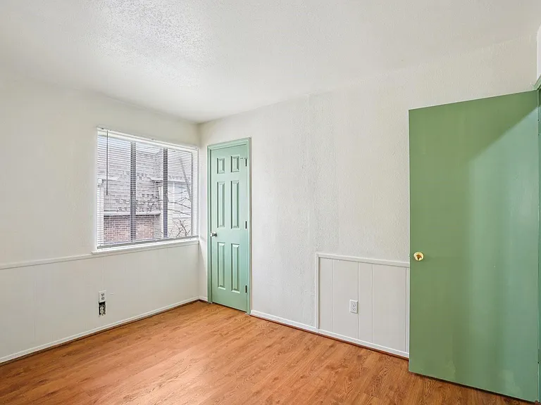 8379 La Roche Ln — Photo 22