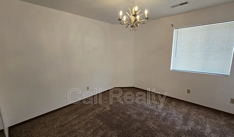 5205 S Smith Ct — Photo 6
