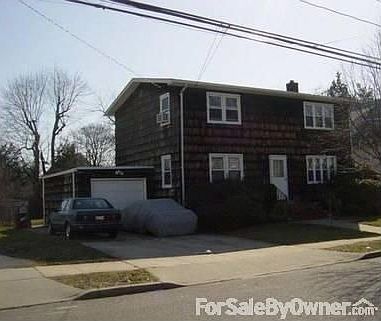 2nd image of 95 Poplar St
