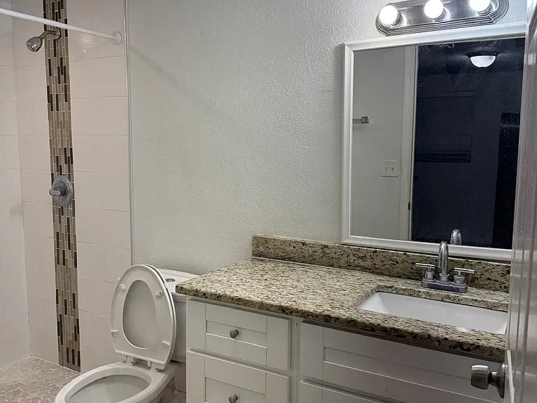 8518 Woodlake Dr #2 — Photo 24