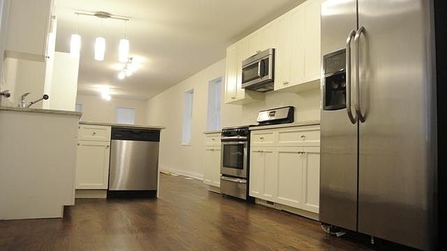 1st image of 854 W Armitage Ave Ste 1
