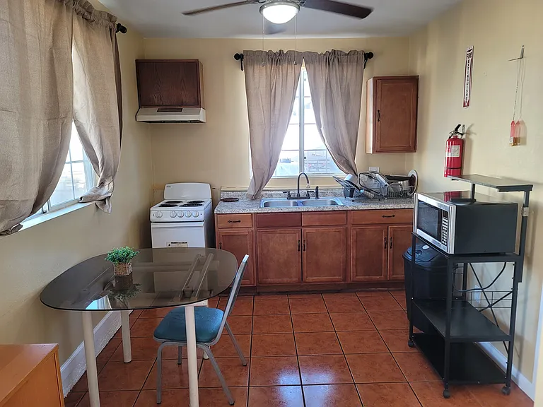 12877 1/2 Glenoaks Blvd #A — Photo 9