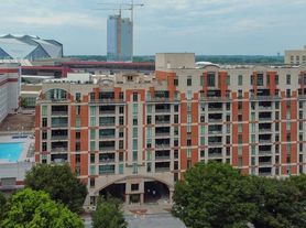 250 Park Avenue West NW