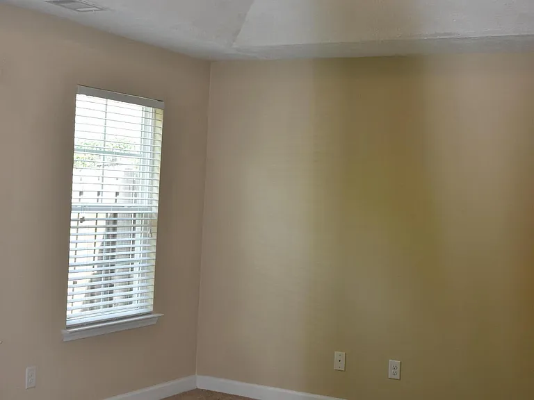 301 York Ln — Photo 11