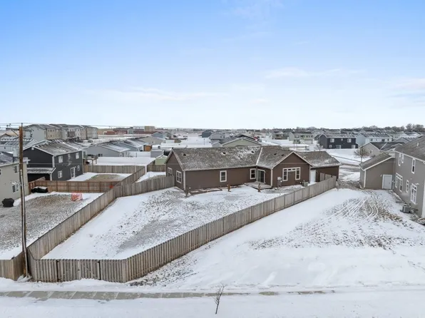 3403 15th St NW, Minot, ND 58703
