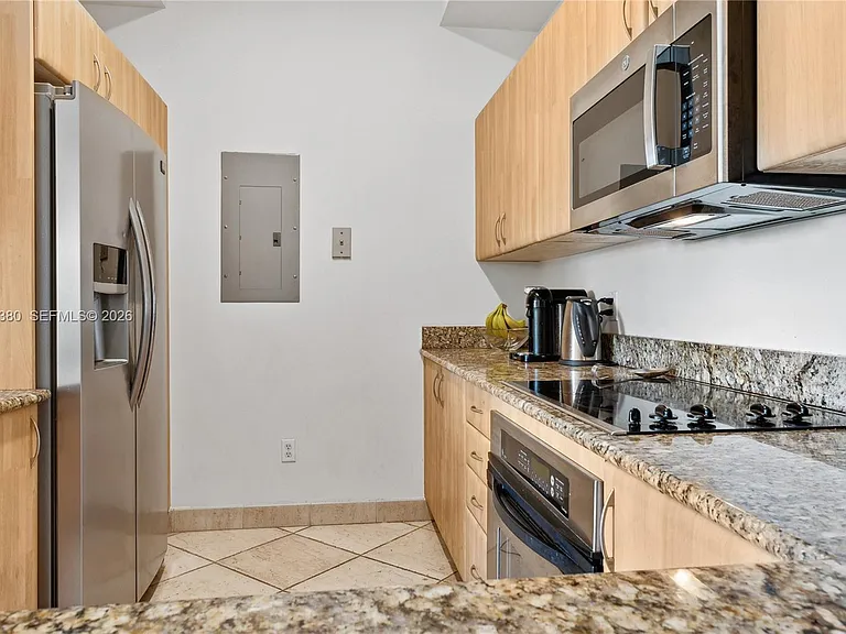 100 Meridian Ave #244 — Photo 3